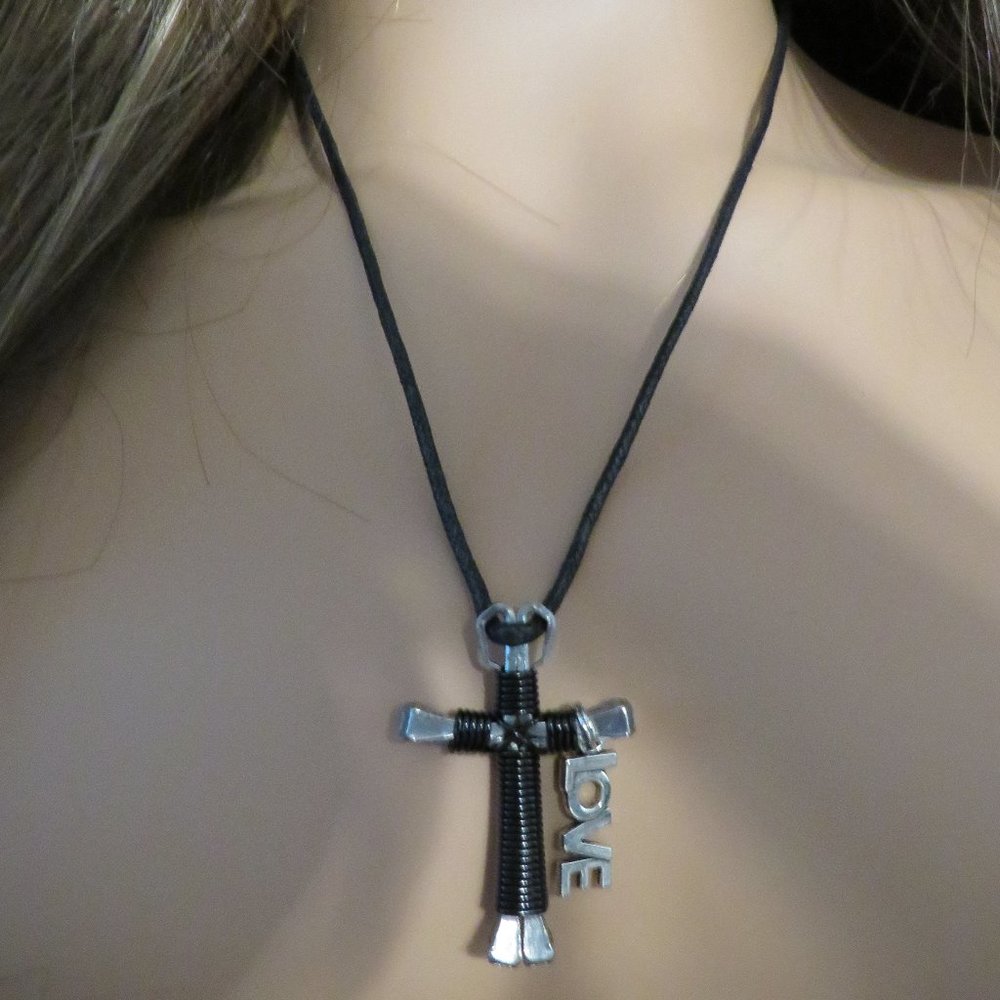 NECKLACE - Picture 2 of 2